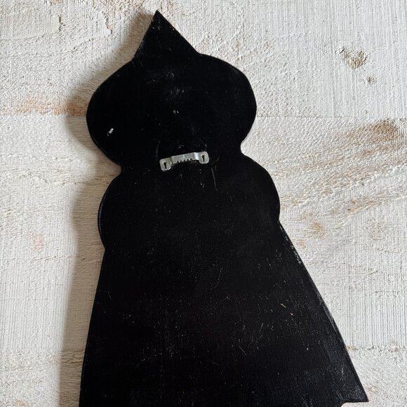 Vintage Hand Painted Folk Art Witch Door Hanger - 90s Halloween Decor - Picture 7 of 10